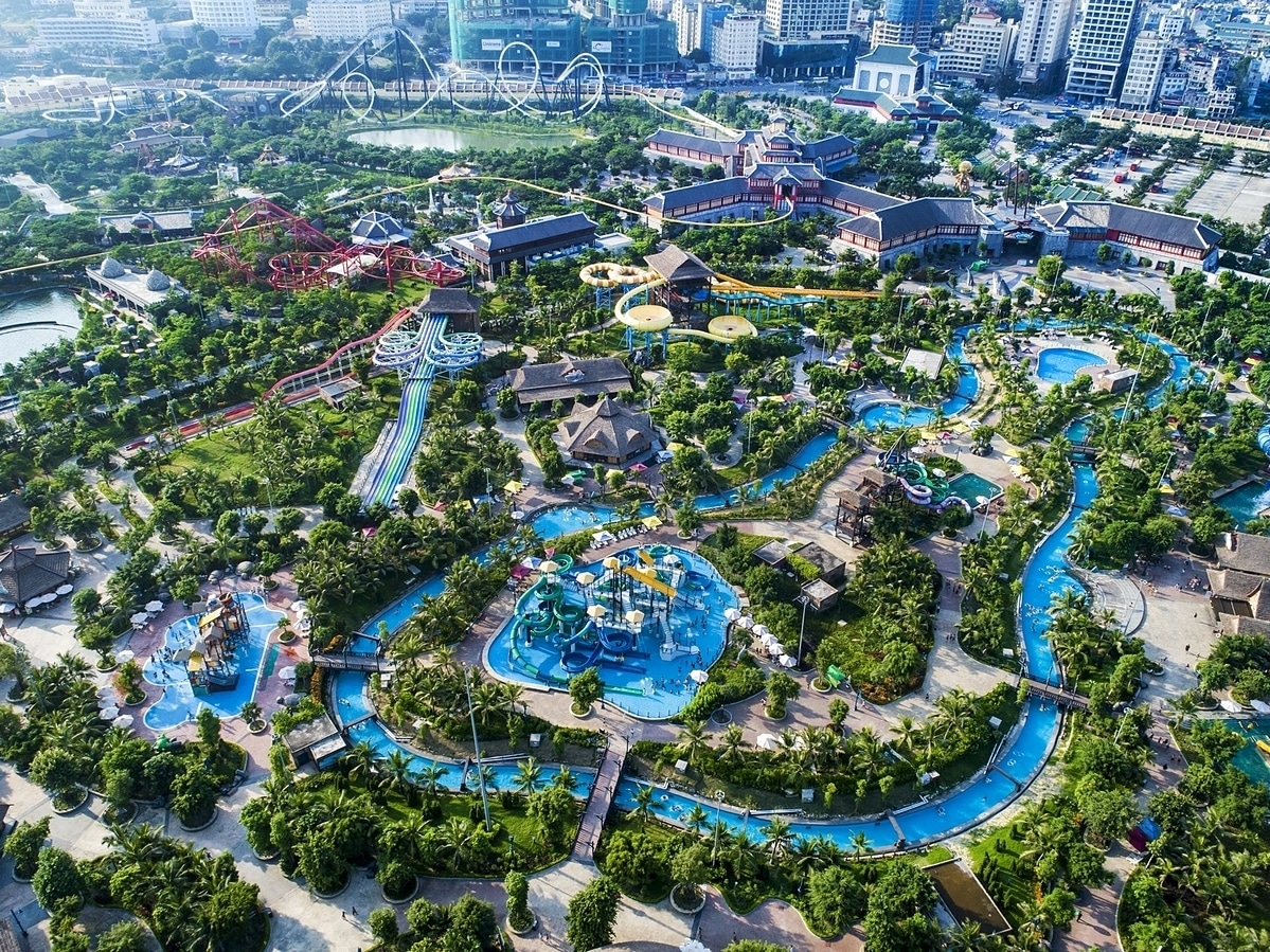 Sun Elite City Hạ Long sở hữu vị trí đắc địa bên bờ biển và tầm nhìn đẹp ra vịnh di sản, hứa hẹn trải nghiệm nghỉ dưỡng đẳng cấp.
