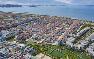 Toàn cảnh Sun Elite City Hạ Long với thiết kế Địa Trung Hải độc đáo, tọa lạc tại vị trí đắc địa ở Bãi Cháy.